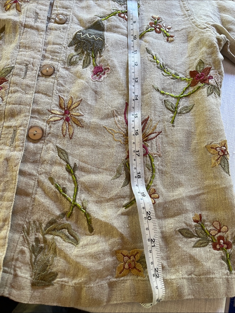 Beautiful tan embroidered 100% linen shirt - Picture 4 of 12
